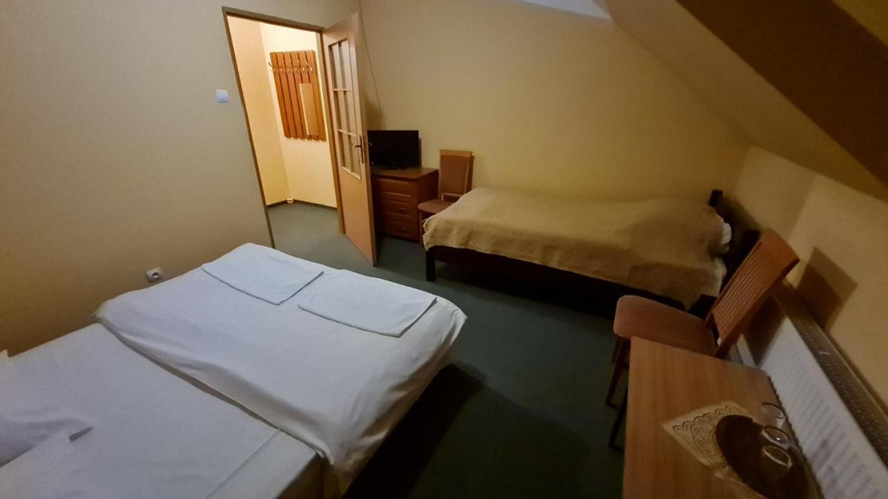 Legnickie Pole Hotelik Orlik מראה חיצוני תמונה