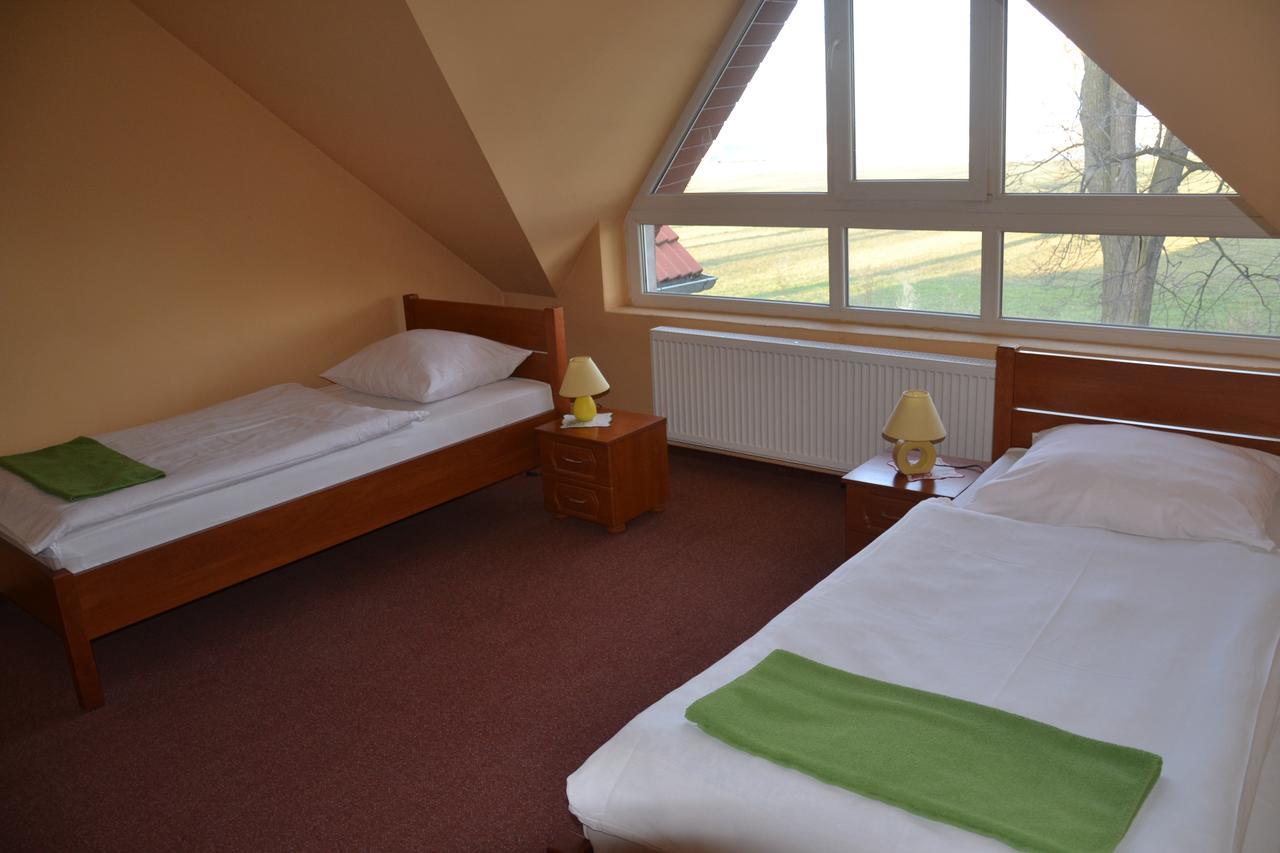 Legnickie Pole Hotelik Orlik חדר תמונה