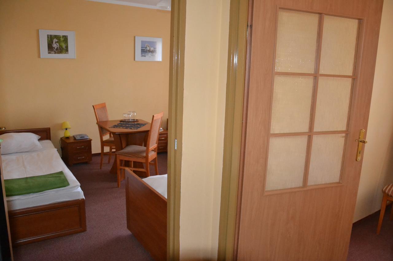 Legnickie Pole Hotelik Orlik חדר תמונה