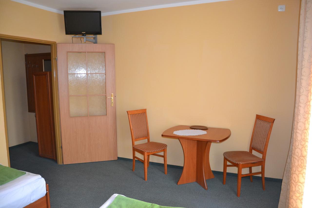 Legnickie Pole Hotelik Orlik חדר תמונה