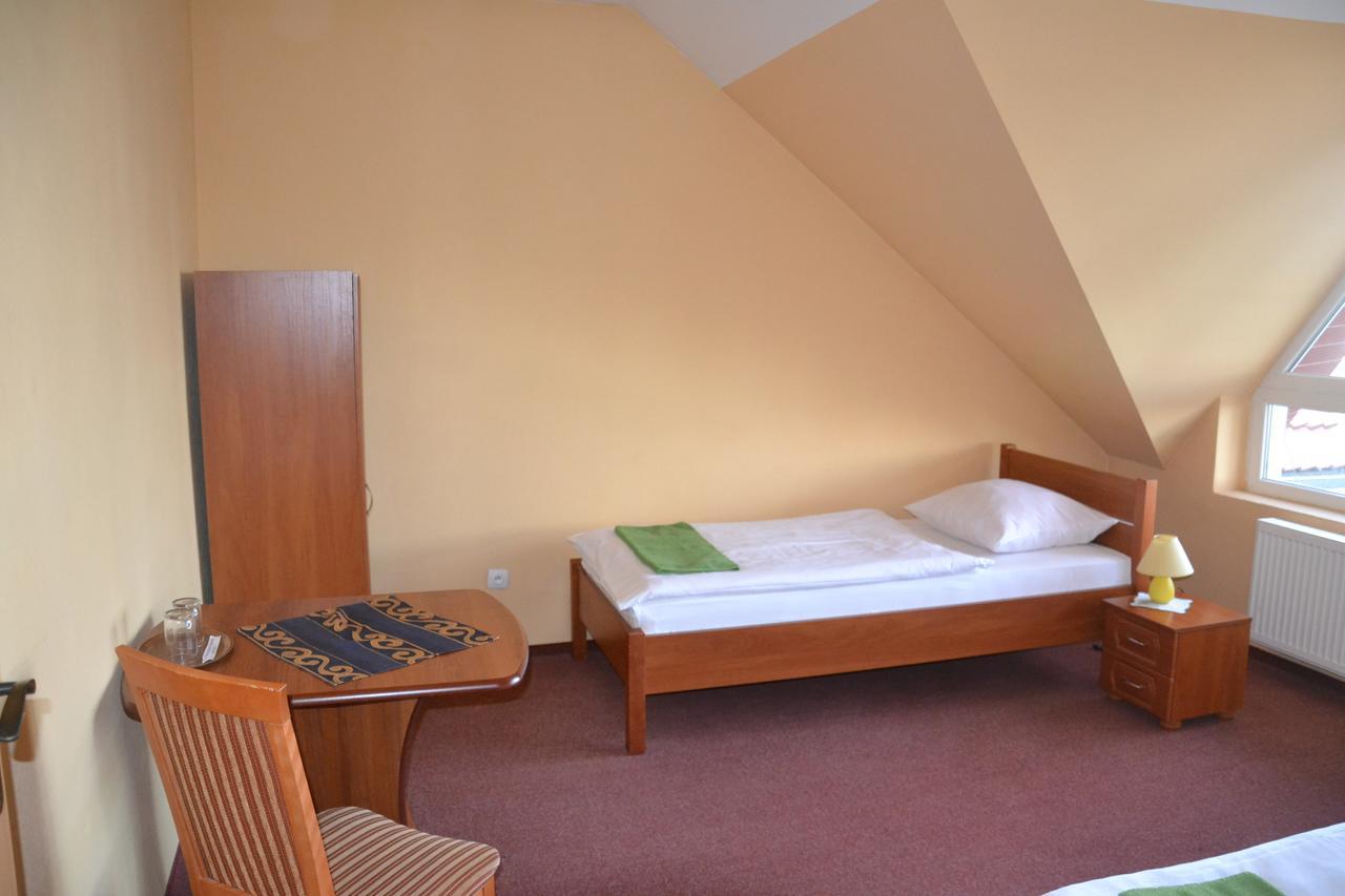 Legnickie Pole Hotelik Orlik חדר תמונה