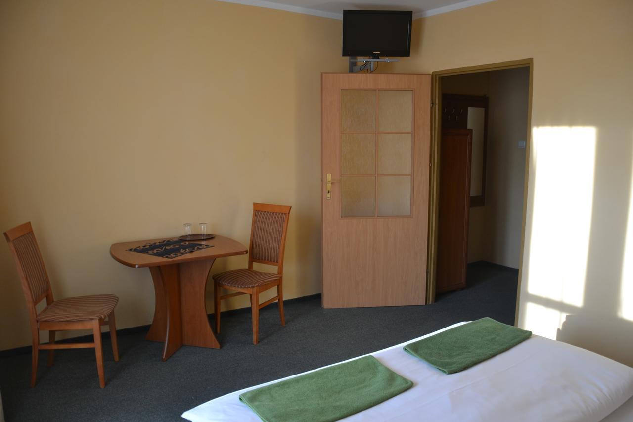 Legnickie Pole Hotelik Orlik חדר תמונה